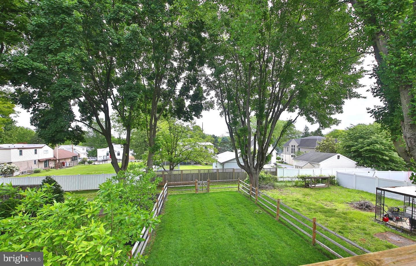346 Roberts Avenue photo 27