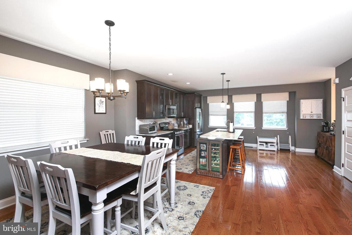 346 Roberts Avenue photo 7
