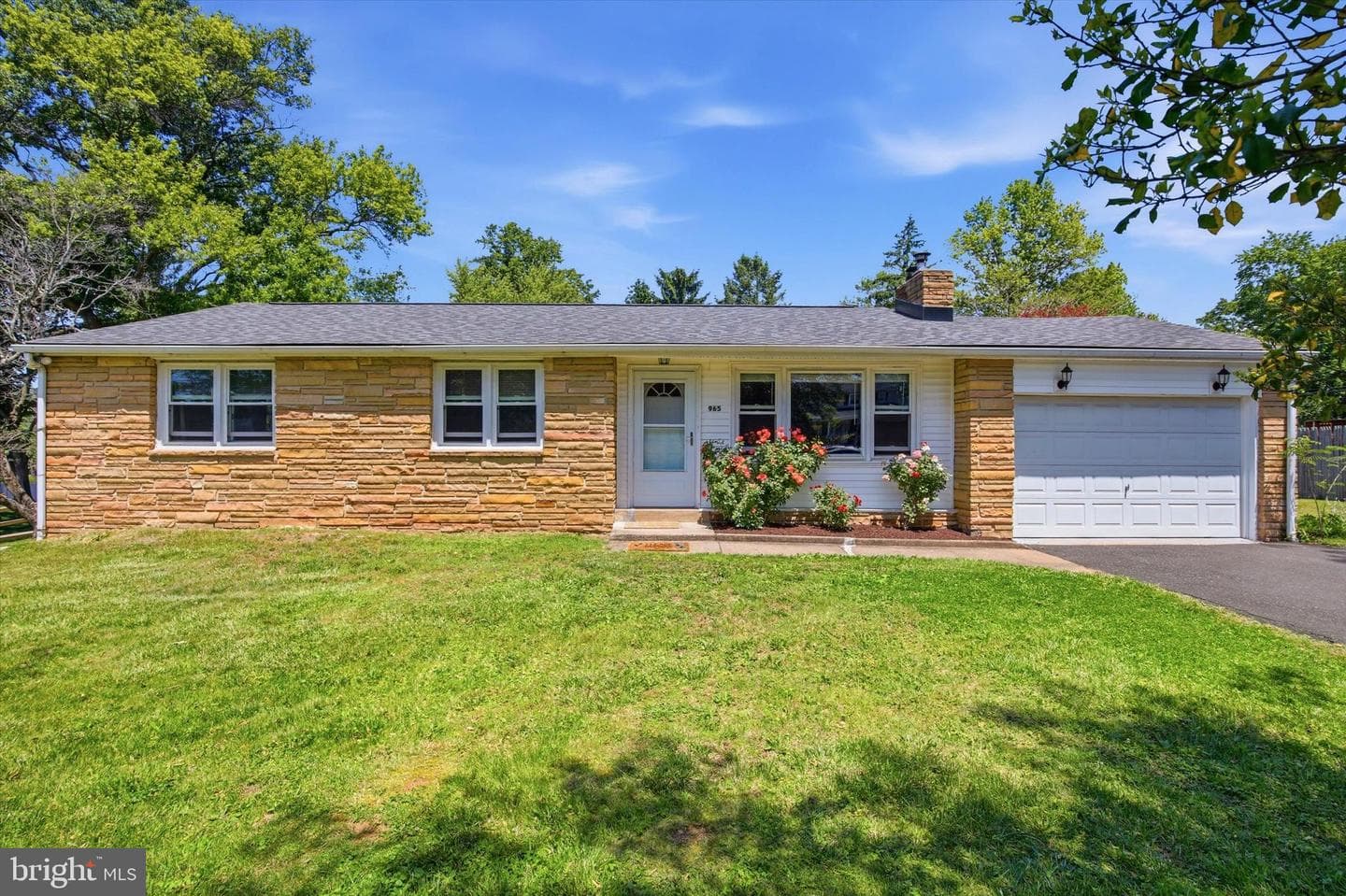 965 Garfield Avenue photo 2
