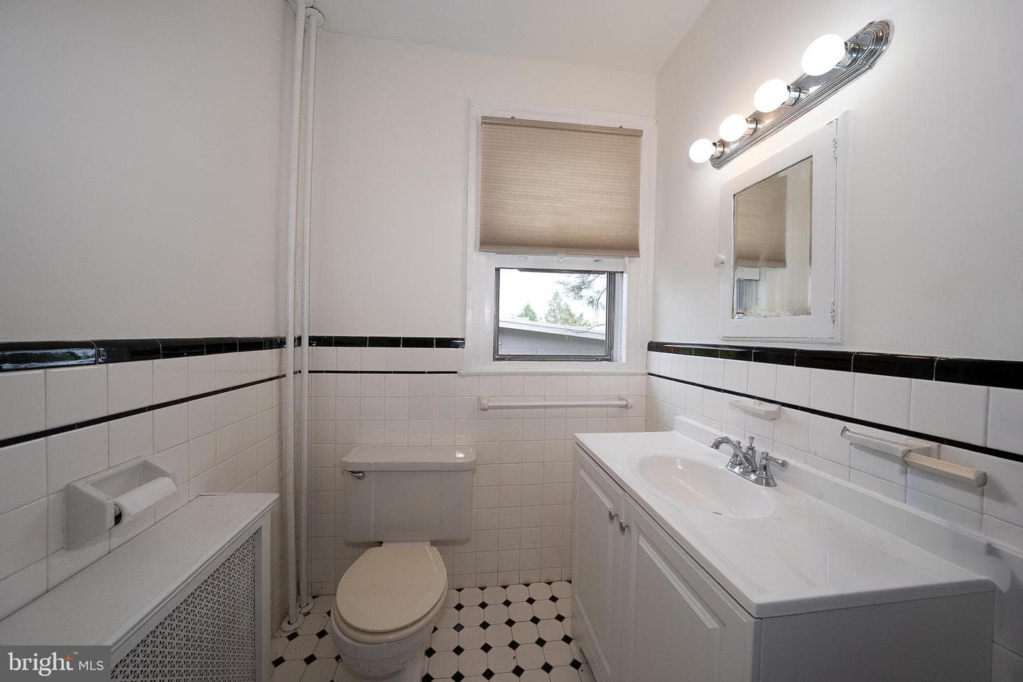 562 Barrett Avenue photo 22