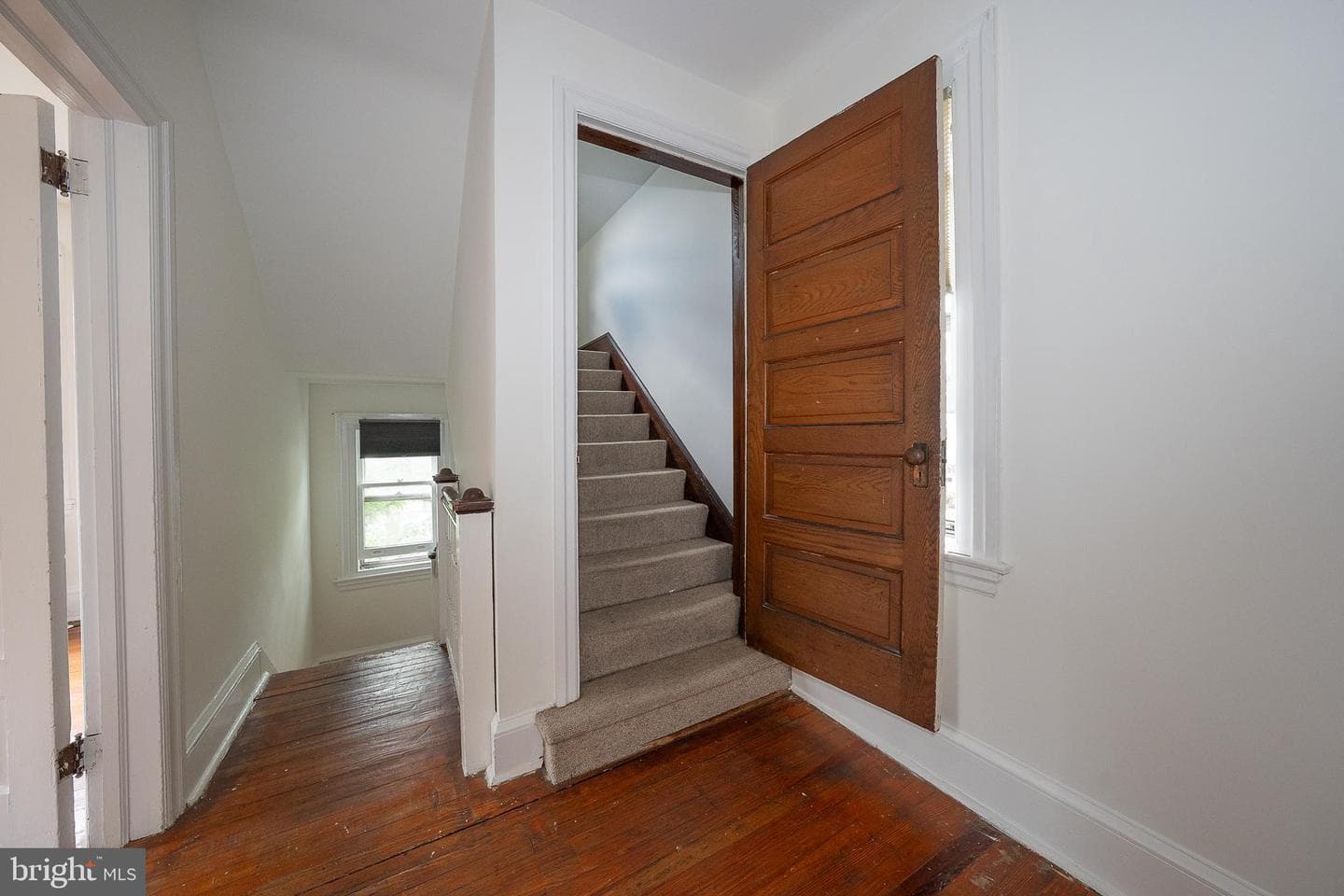 562 Barrett Avenue photo 24