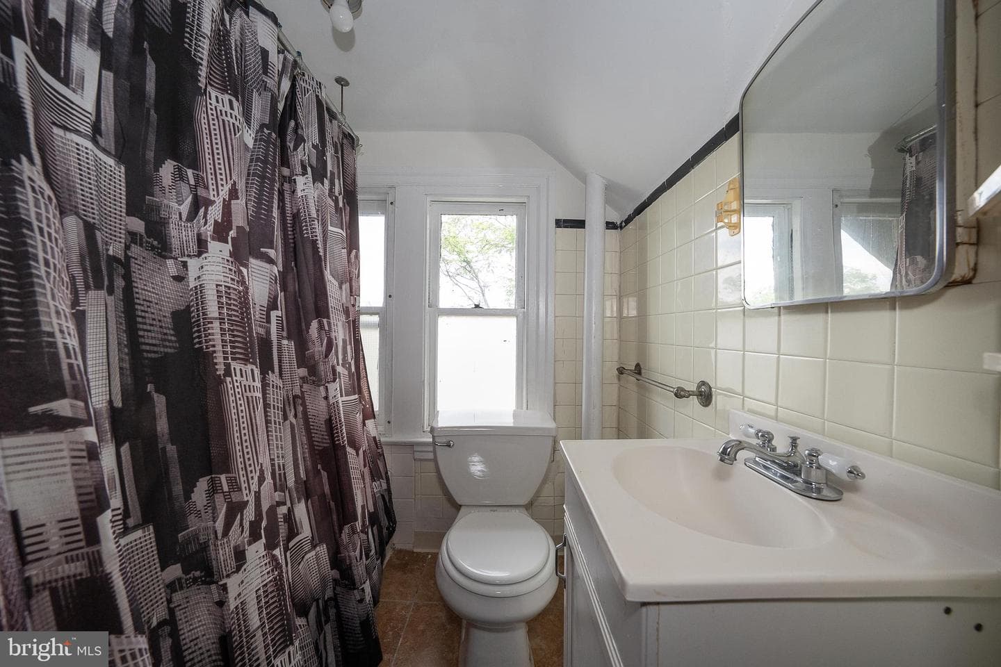 562 Barrett Avenue photo 32