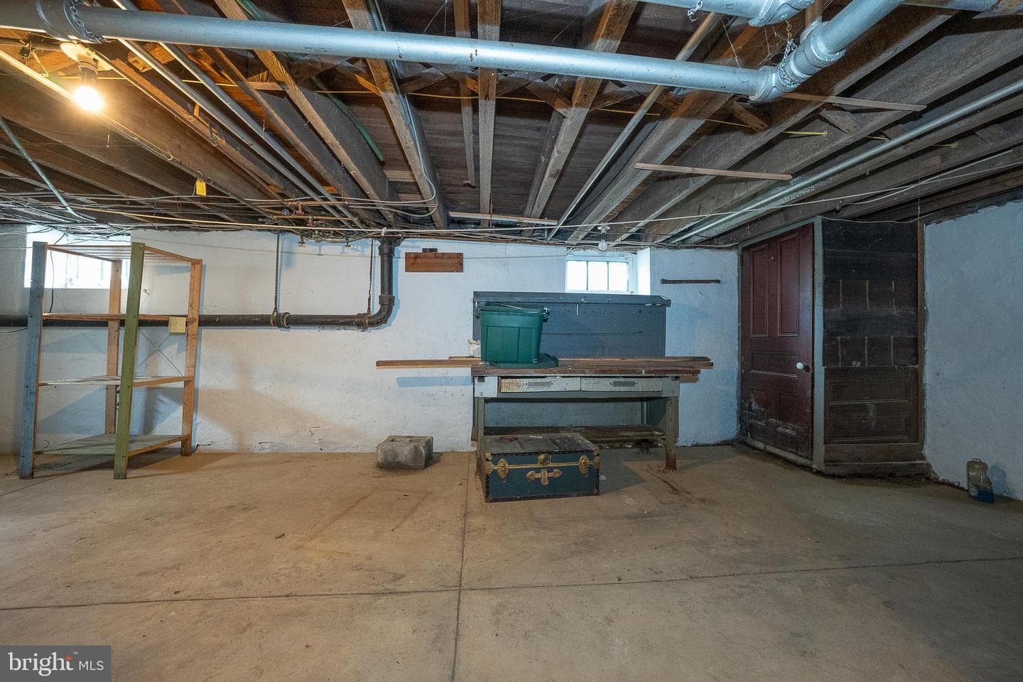 562 Barrett Avenue photo 37