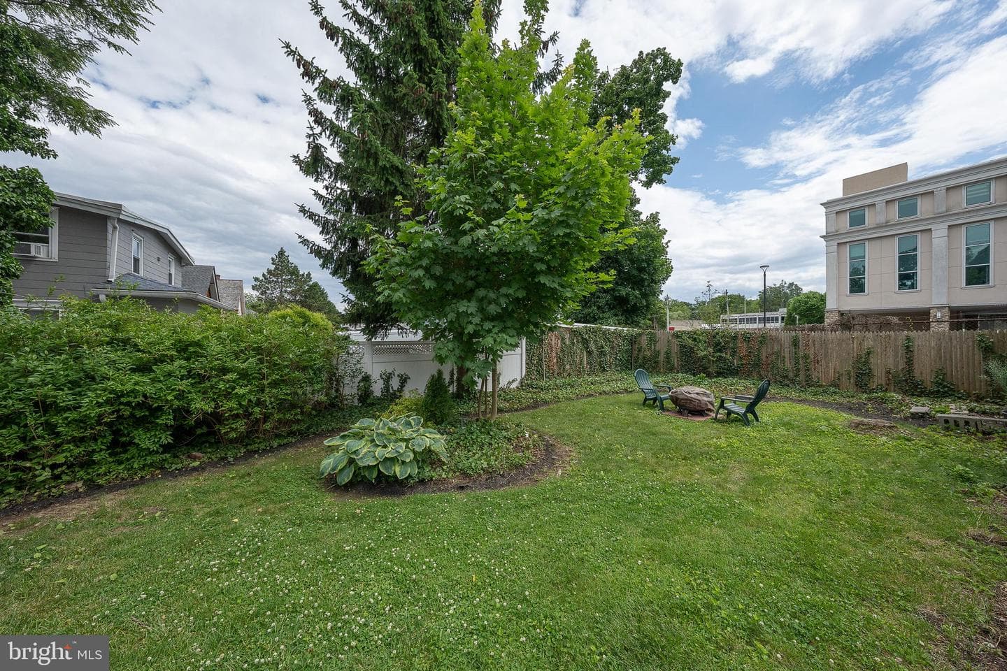 562 Barrett Avenue photo 41