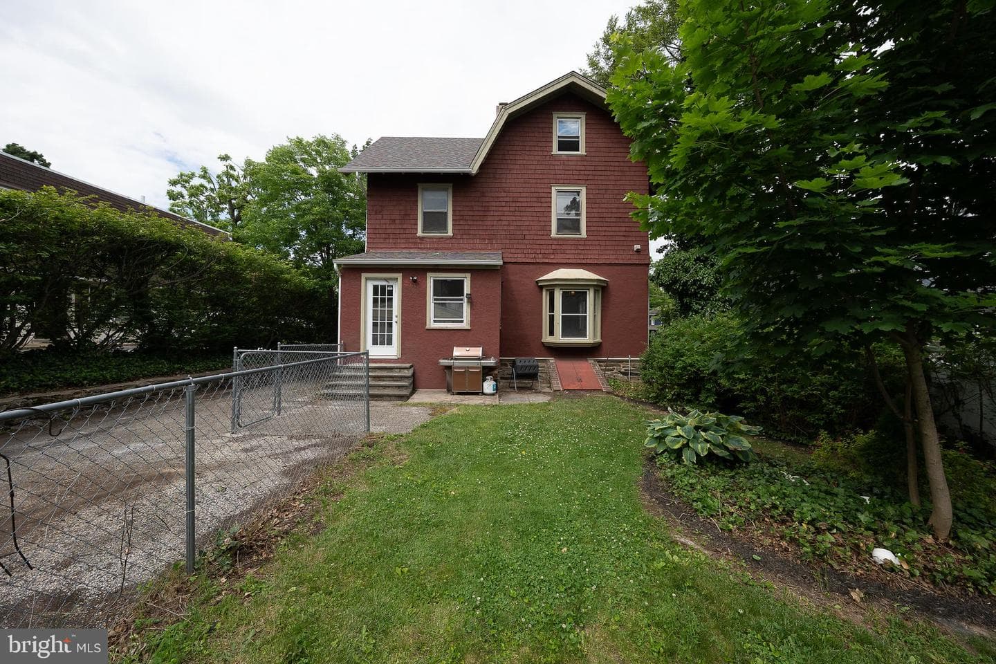 562 Barrett Avenue photo 43