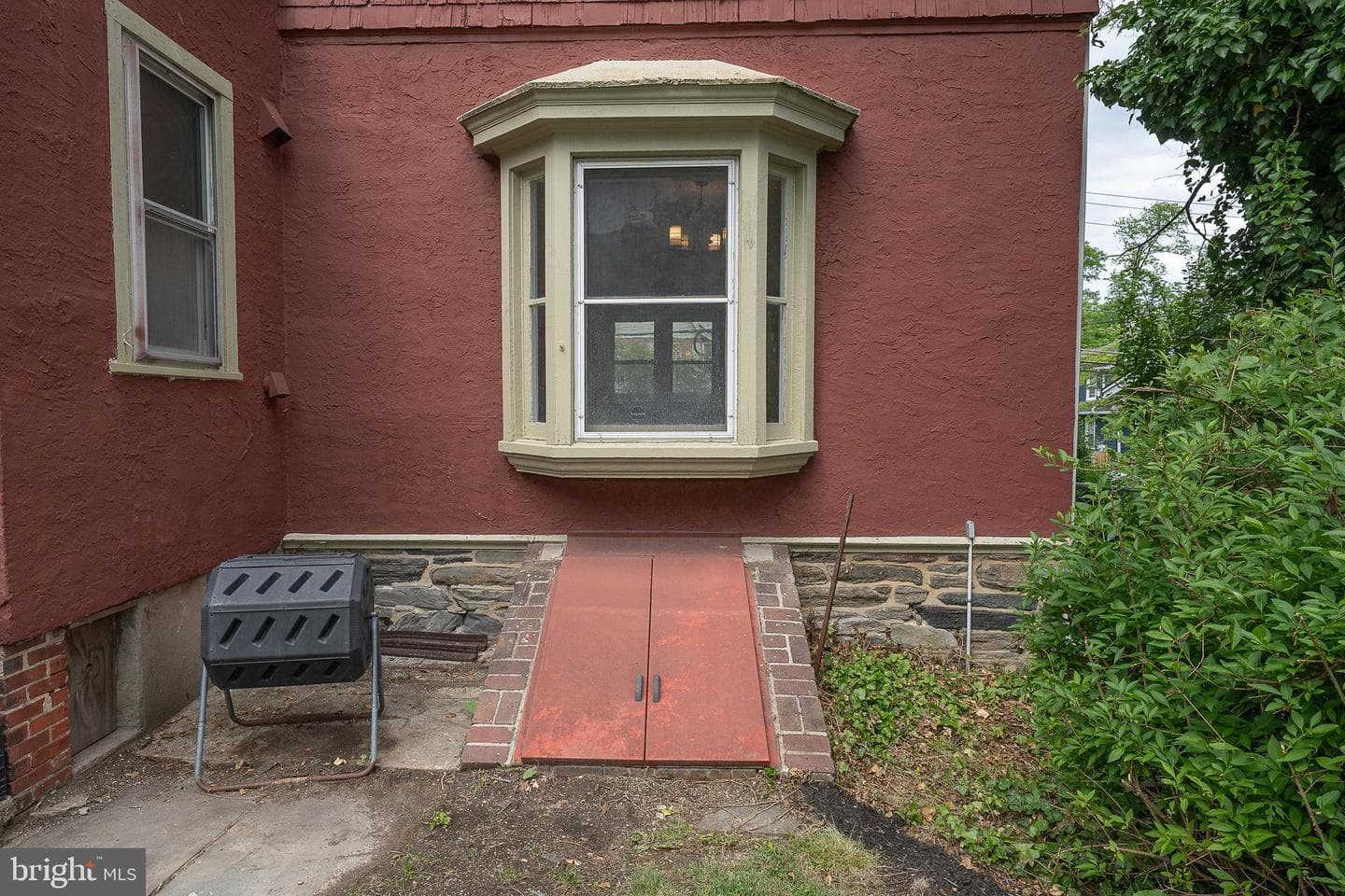 562 Barrett Avenue photo 44