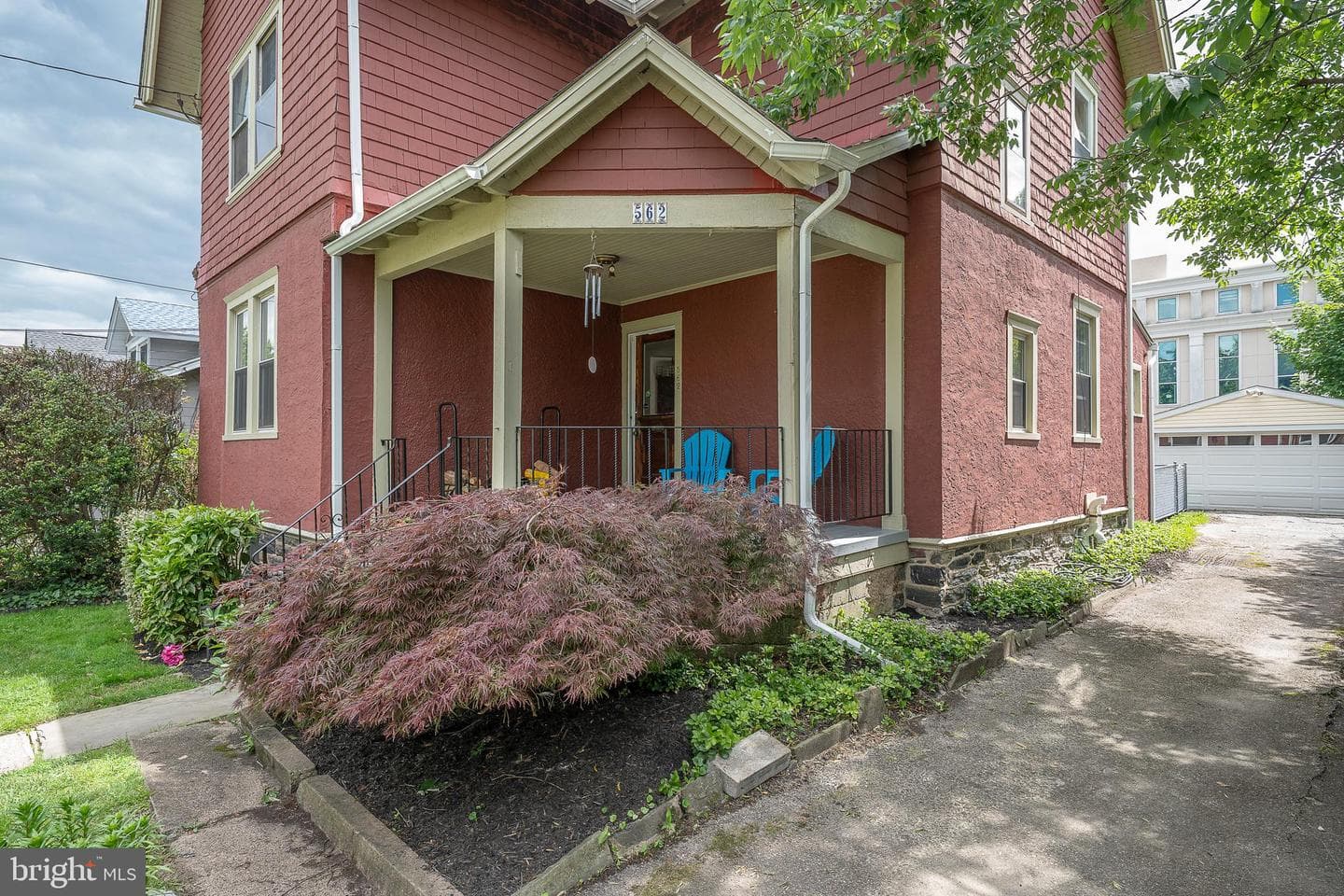 562 Barrett Avenue photo 5