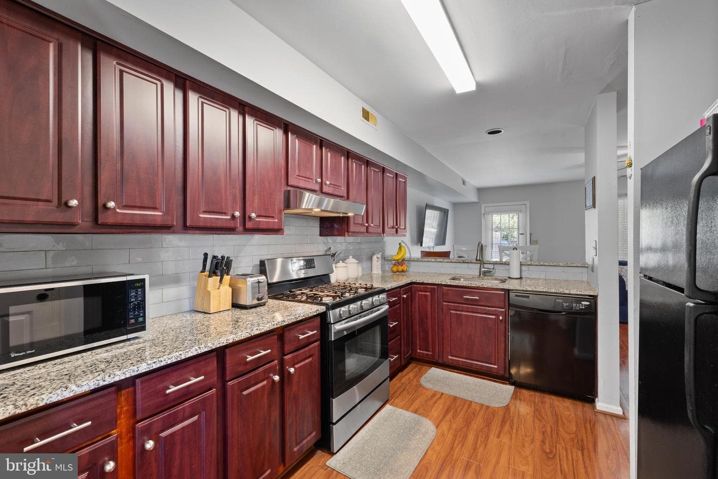 345 Bradford Lane photo 6