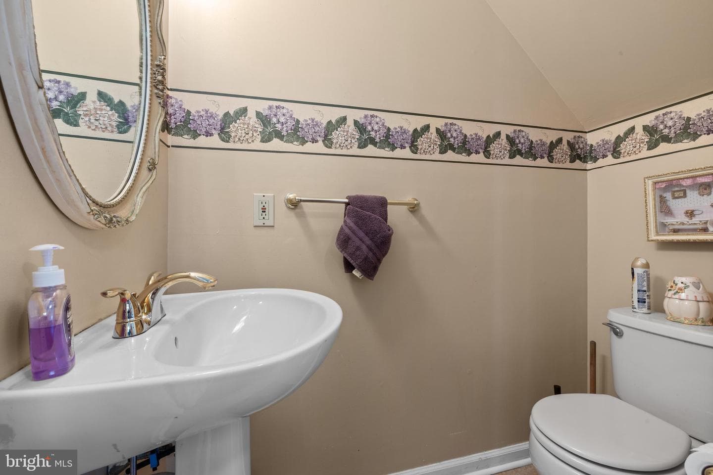 345 Bradford Lane photo 9