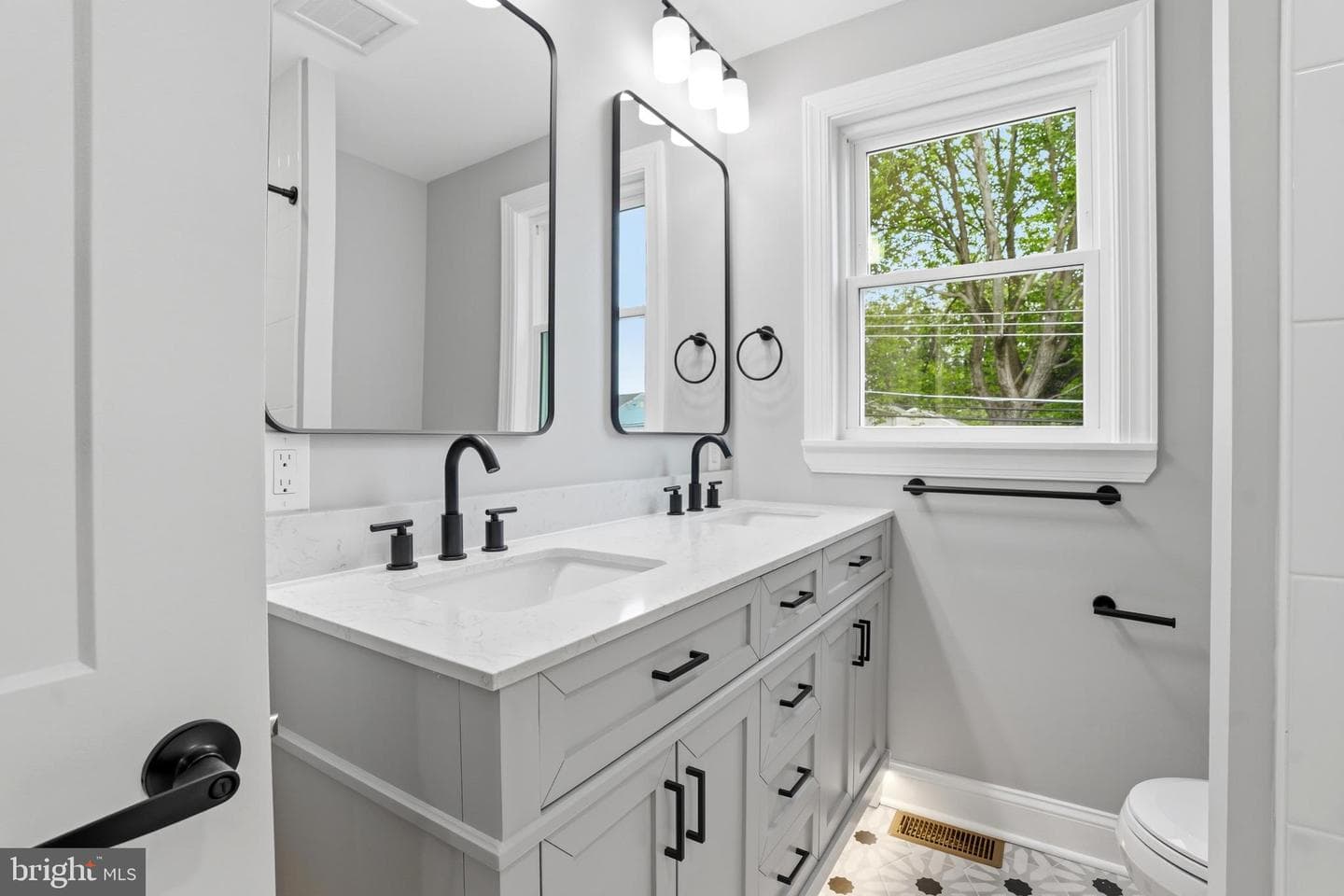 2519 Eberly Street photo 19