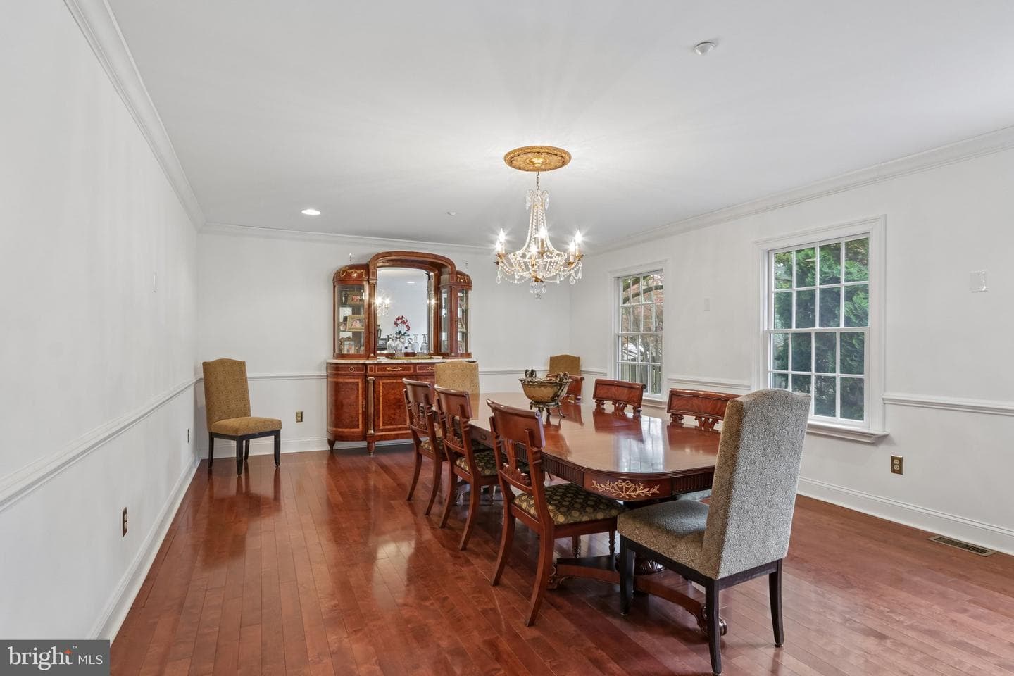 209 E Welsh Road photo 26