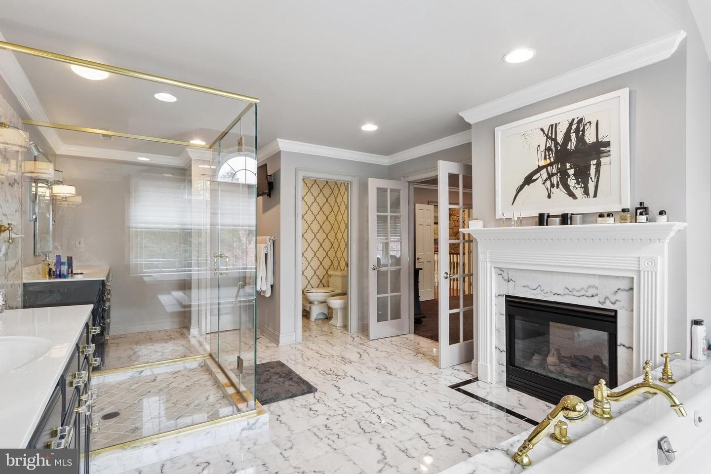 209 E Welsh Road photo 40