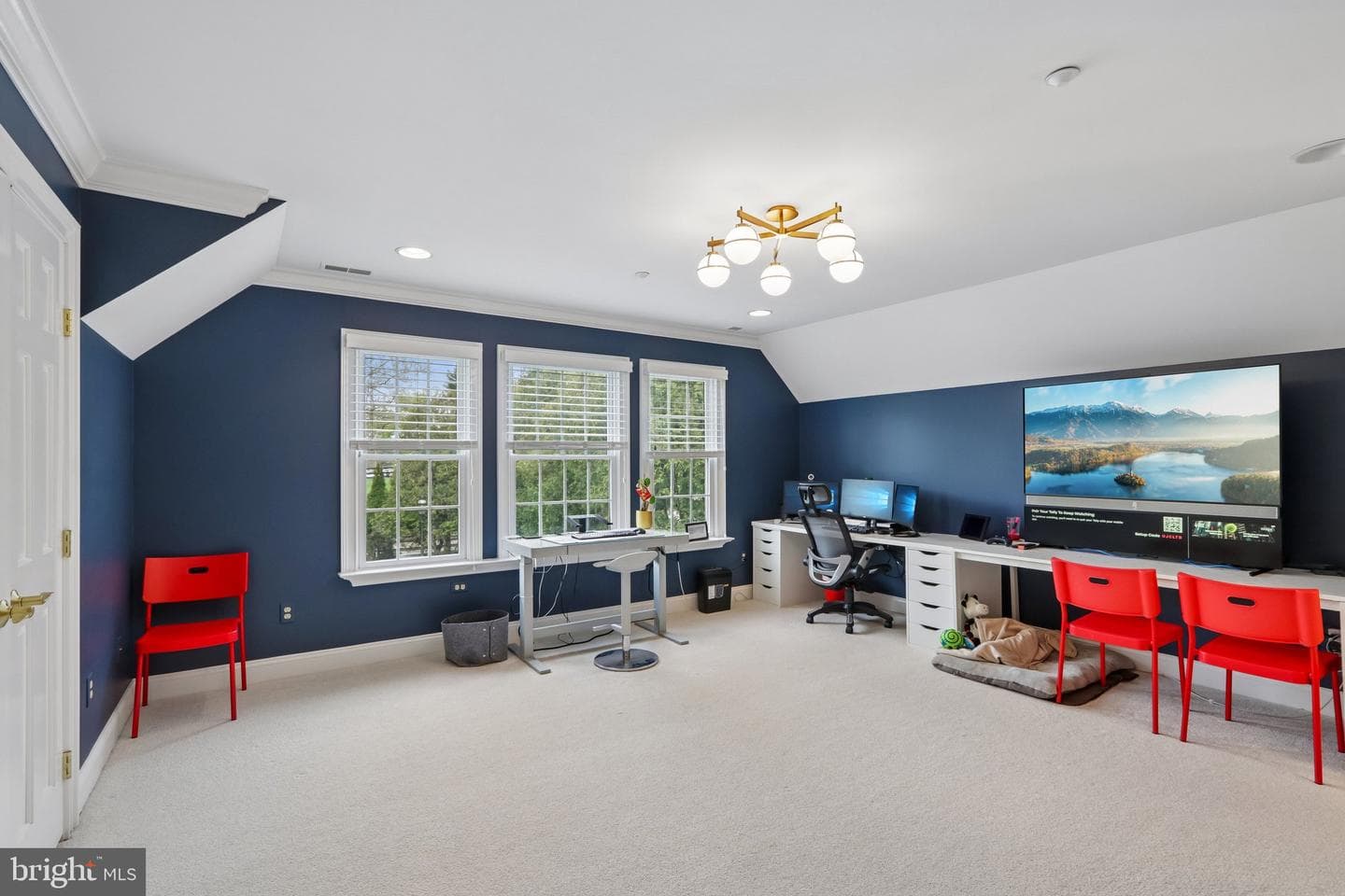 209 E Welsh Road photo 59