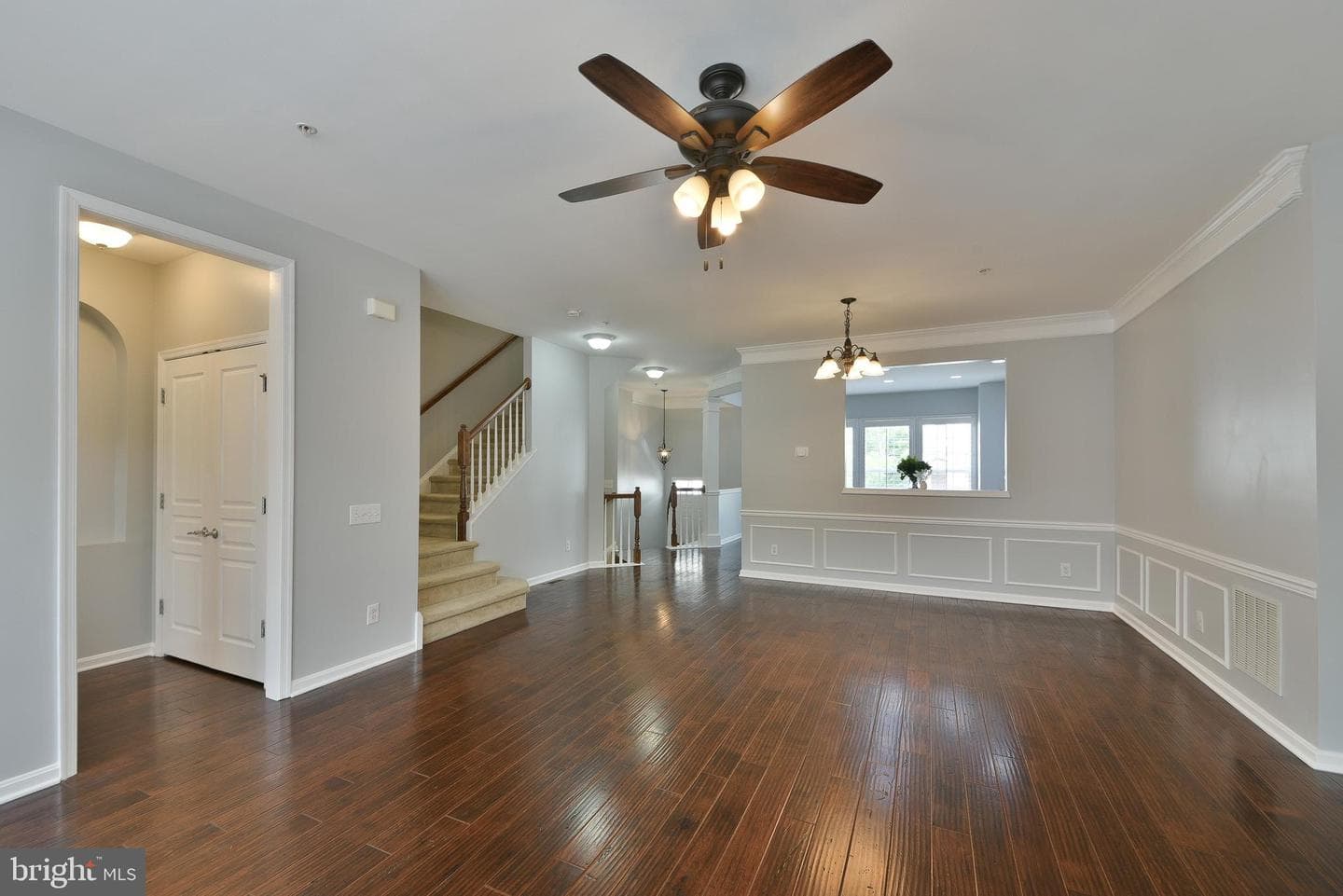 504 Ellison photo 12