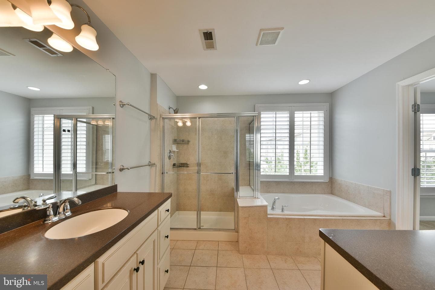 504 Ellison photo 19