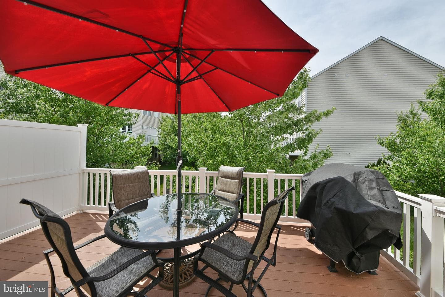 504 Ellison photo 34