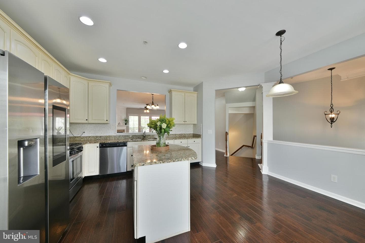 504 Ellison photo 7