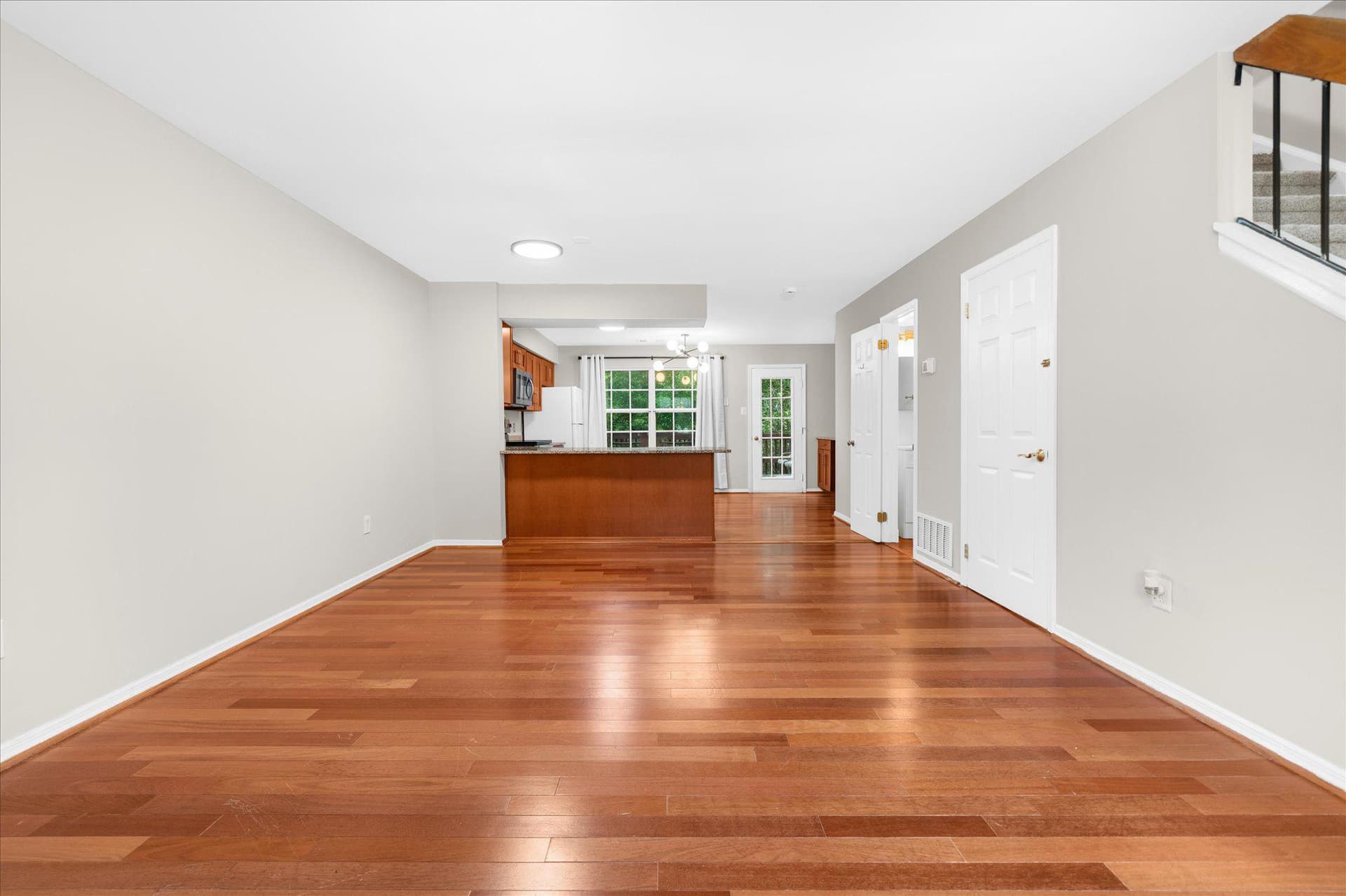 113 Macintosh Court photo 4