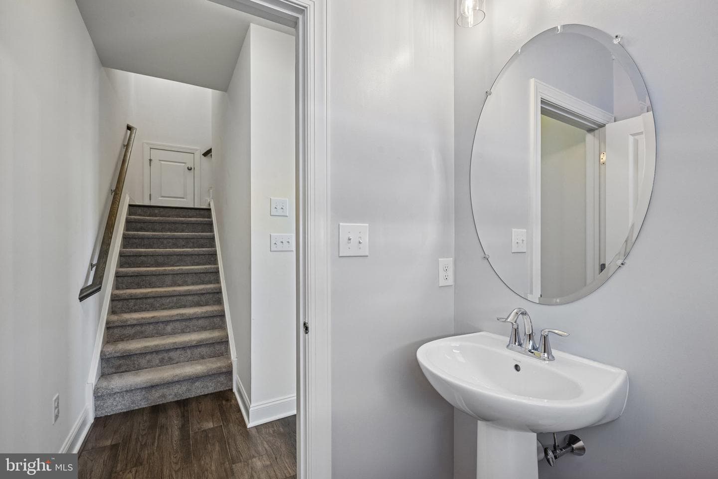 154 Larrabee Way photo 33