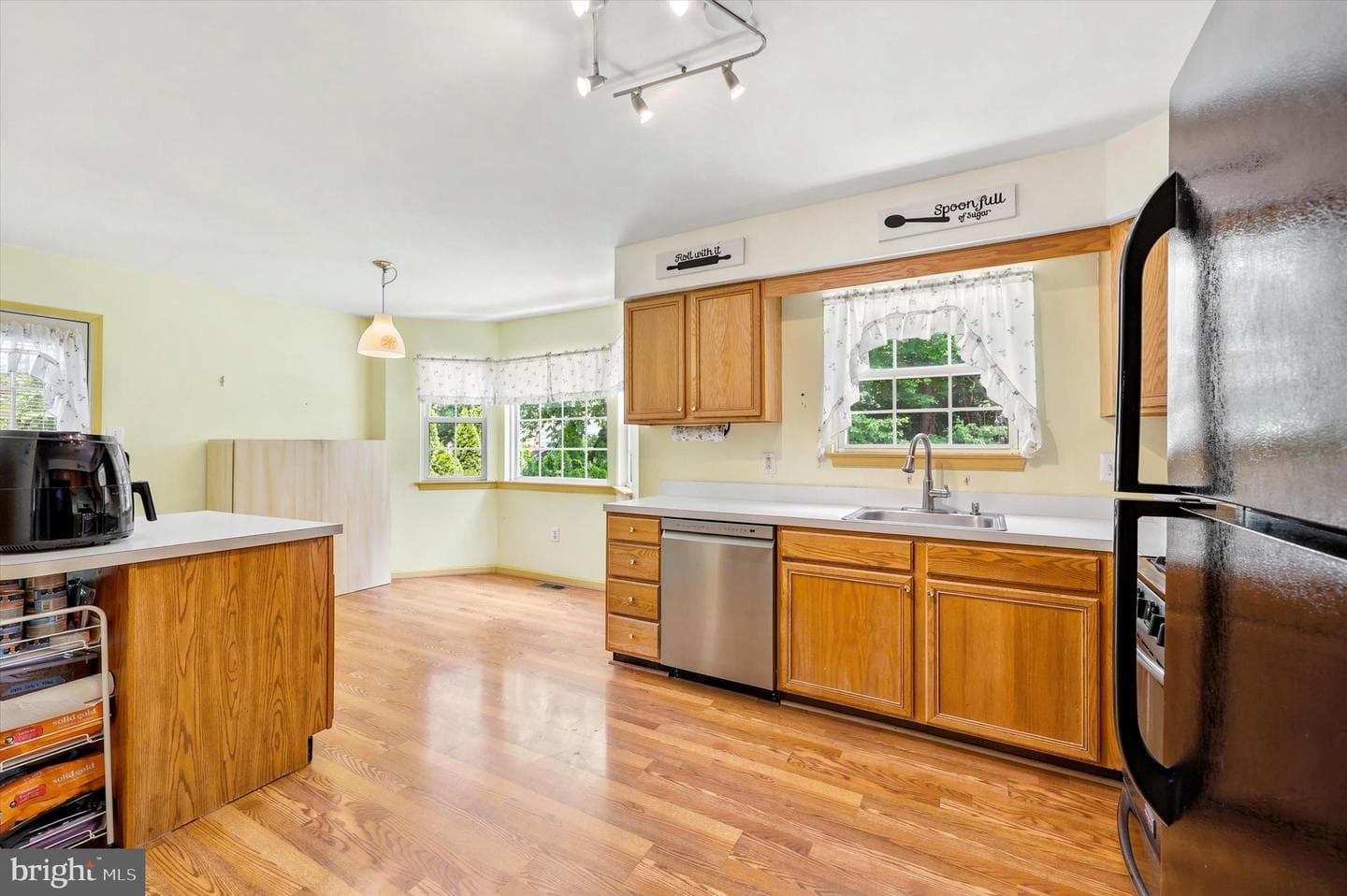 2729 Galloway Avenue photo 10