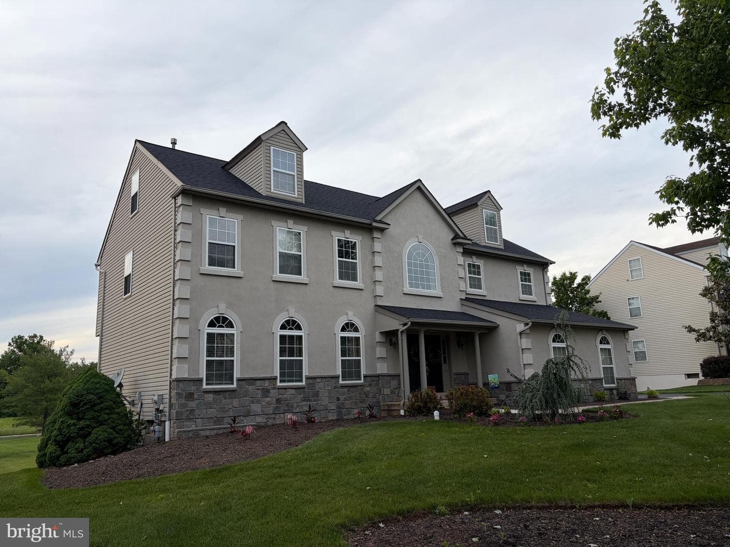2051 Lockerbie Road photo 3