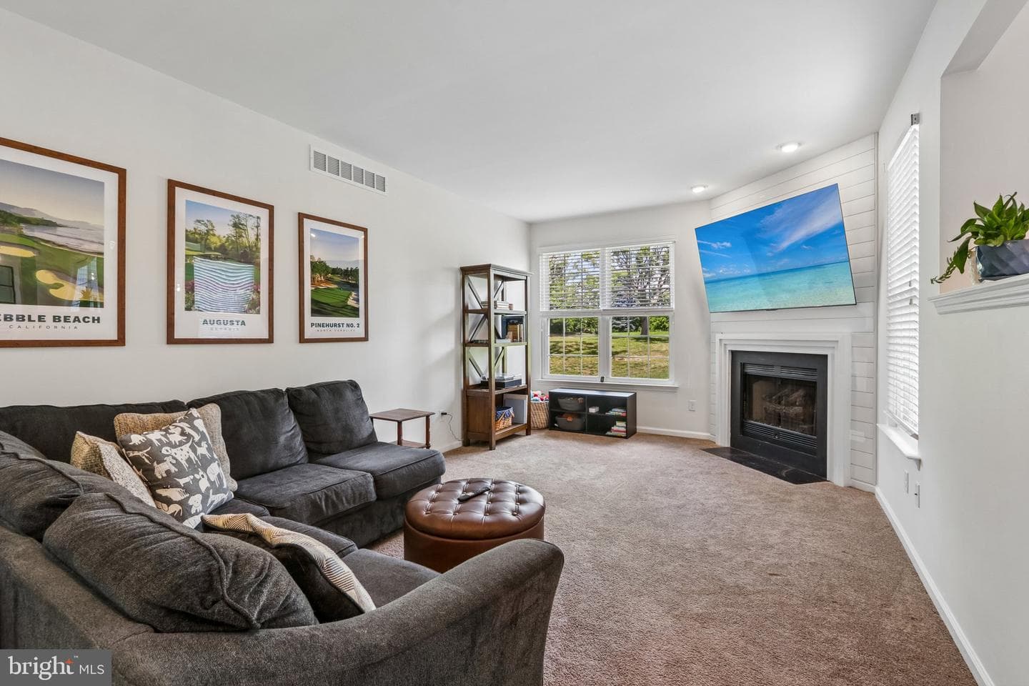 431 Country Club Drive photo 3
