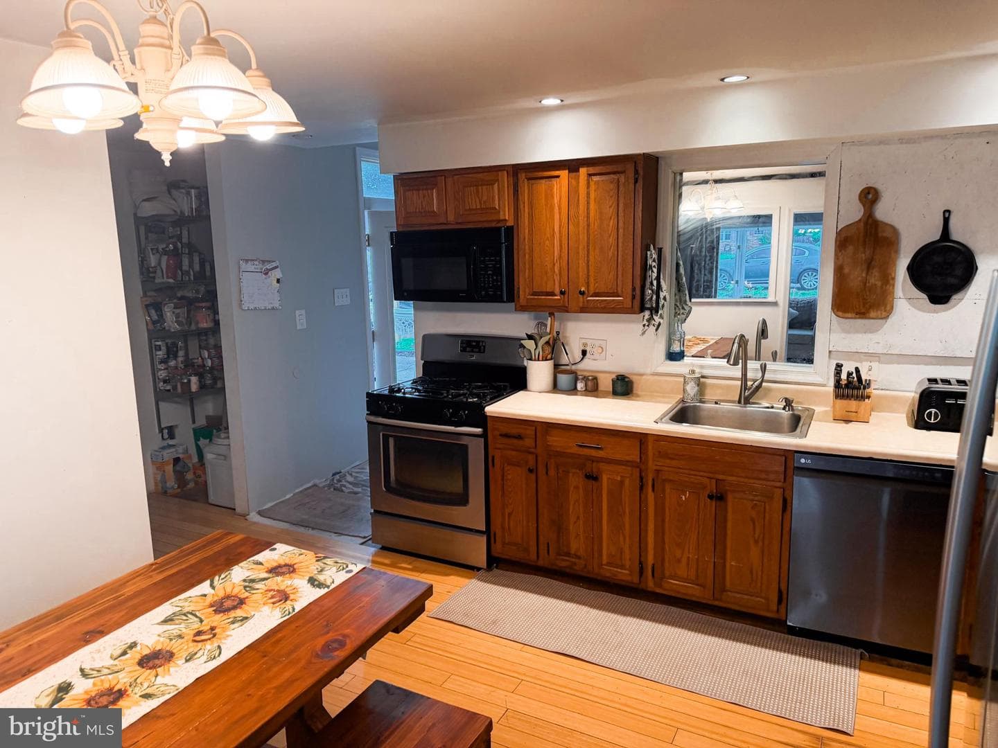 334 W Broad Street photo 14