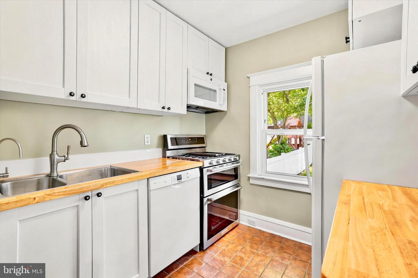 703 E Walnut Street photo 10