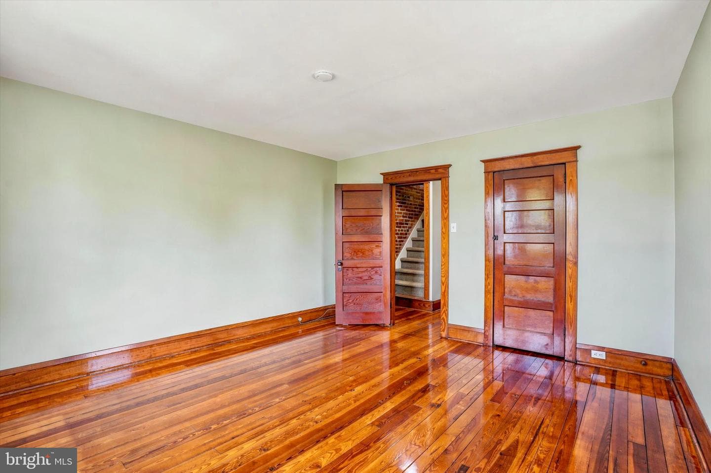 703 E Walnut Street photo 17
