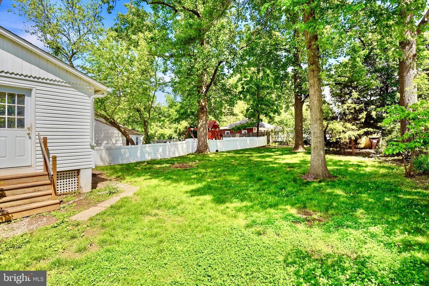 703 E Walnut Street photo 24