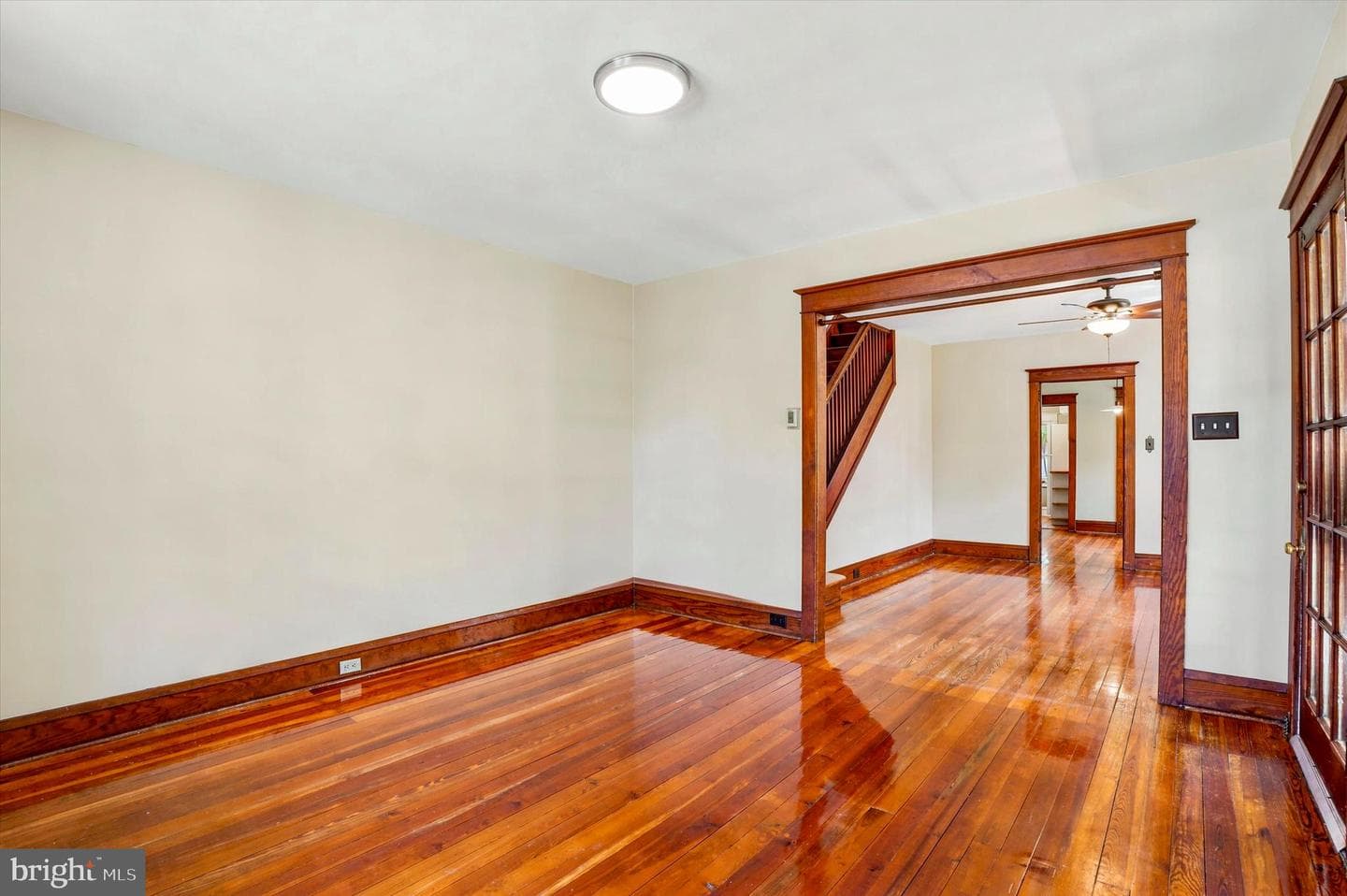 703 E Walnut Street photo 5