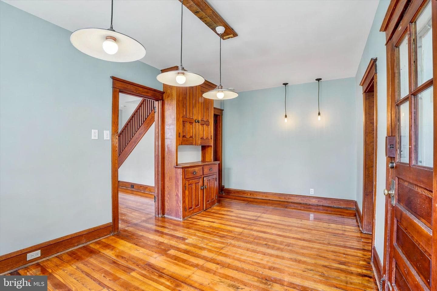 703 E Walnut Street photo 8