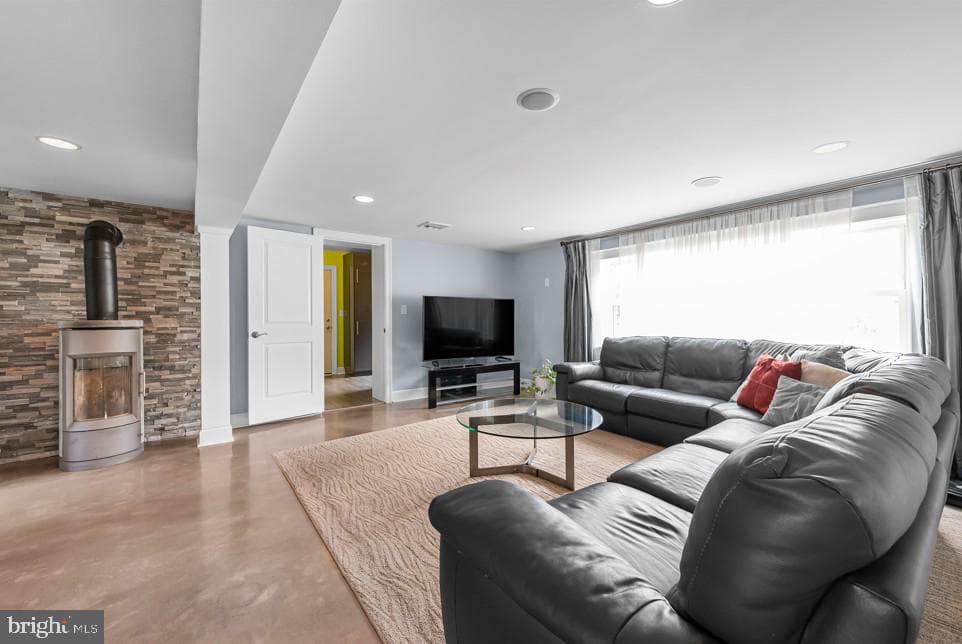 728 Caley Road photo 10