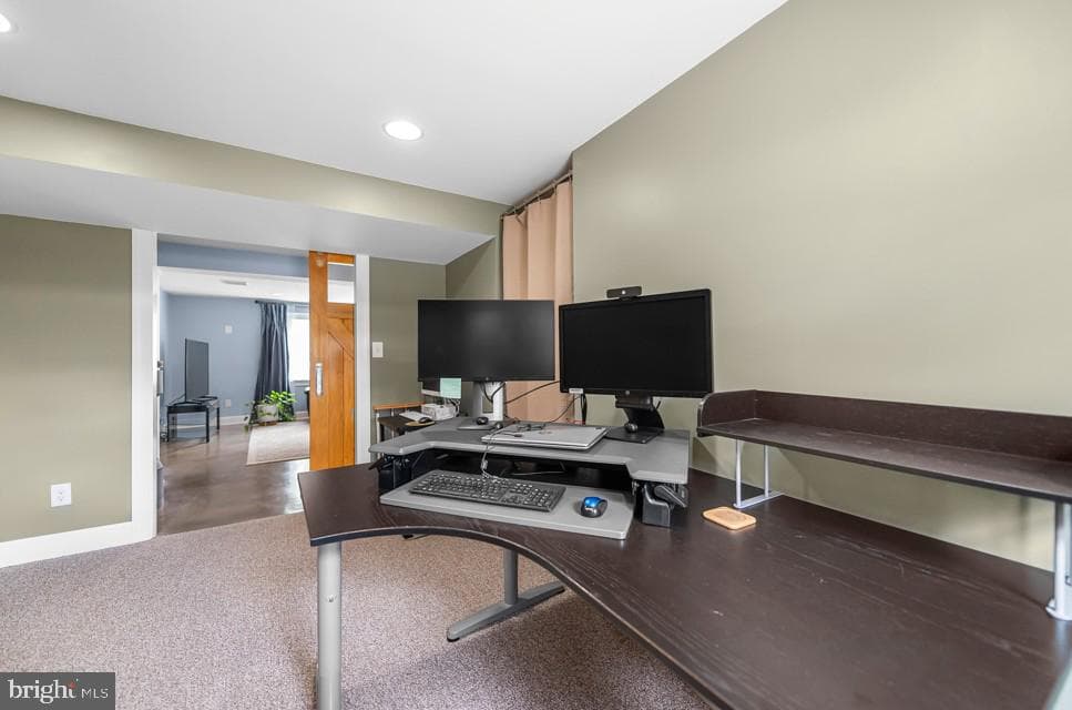 728 Caley Road photo 14
