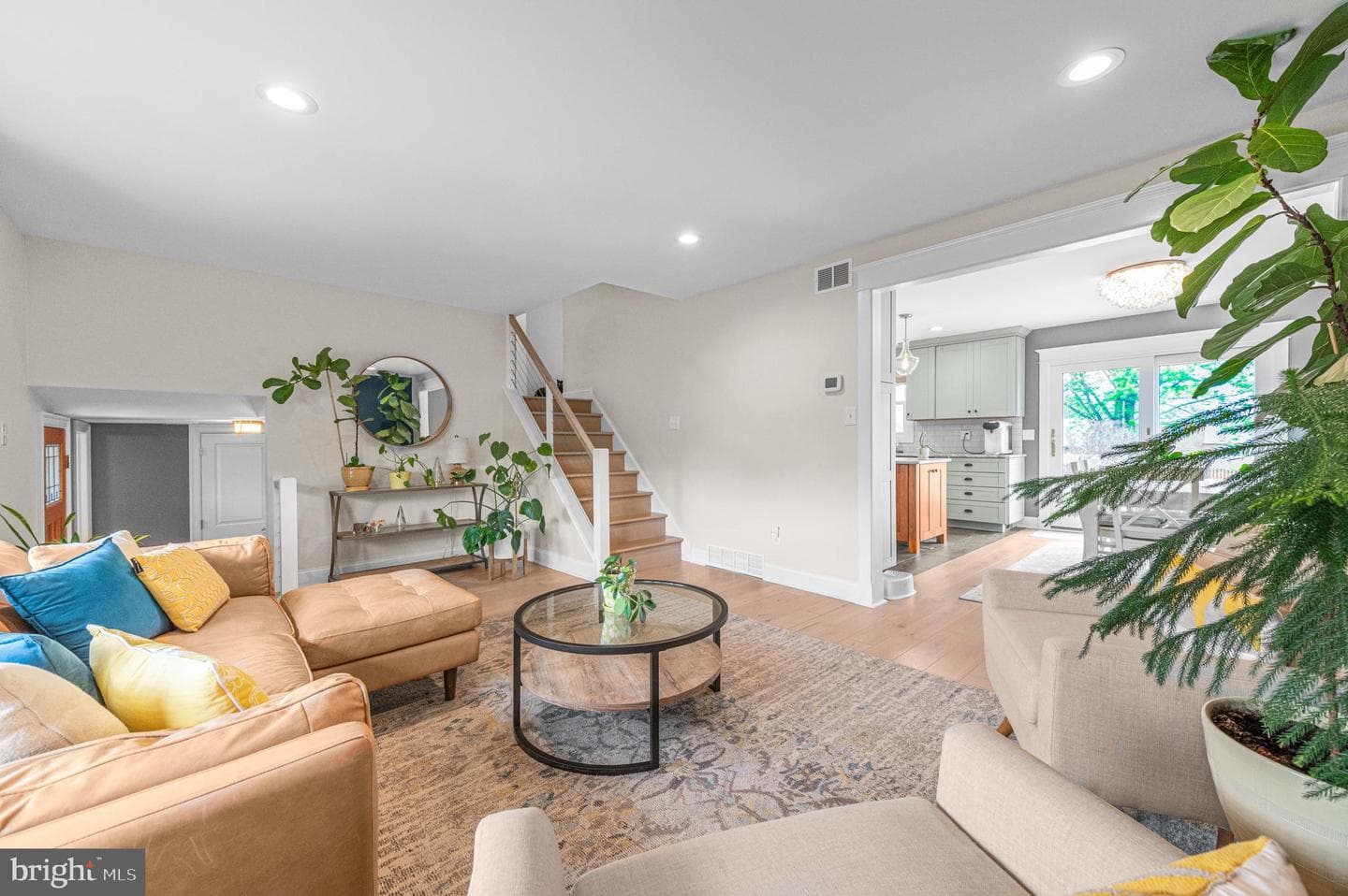 728 Caley Road photo 5