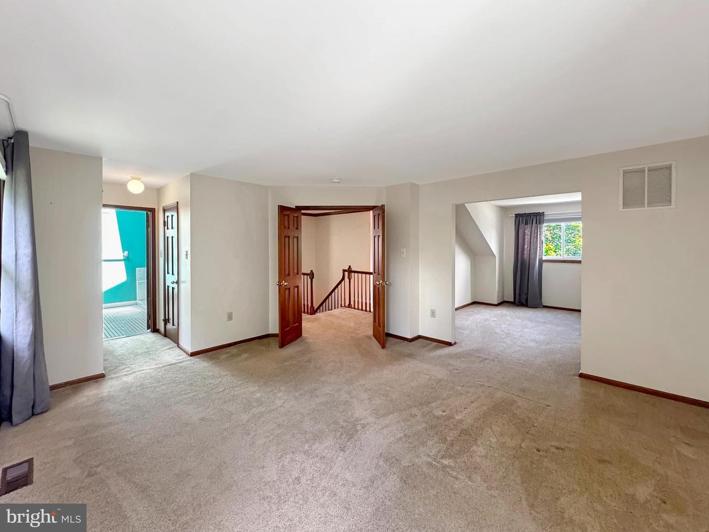 186 Freeland Drive photo 17