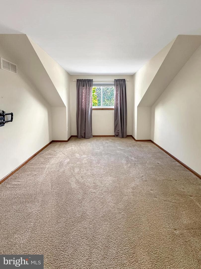 186 Freeland Drive photo 18