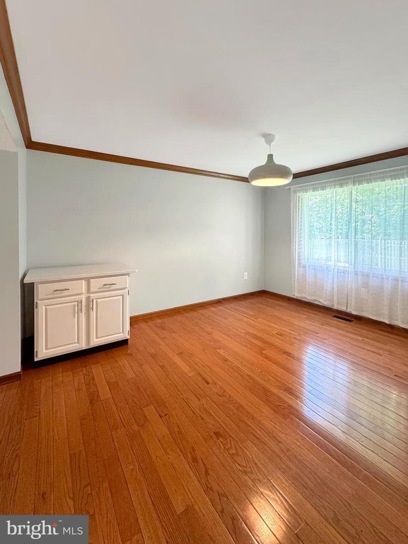 186 Freeland Drive photo 6
