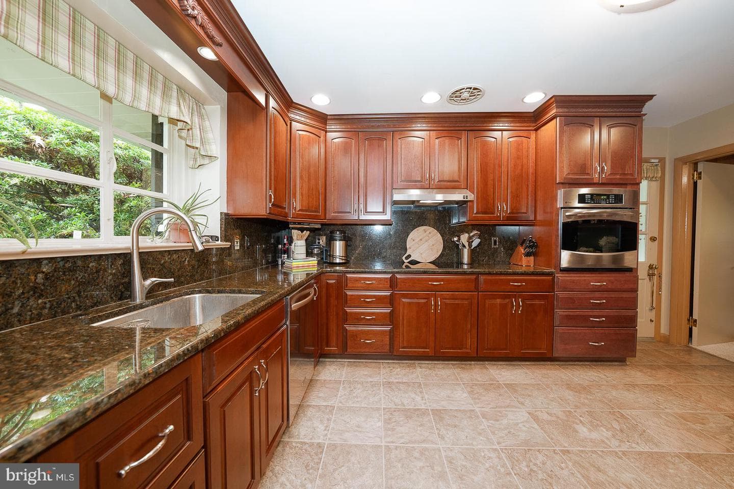 1626 Mount Pleasant Road photo 8