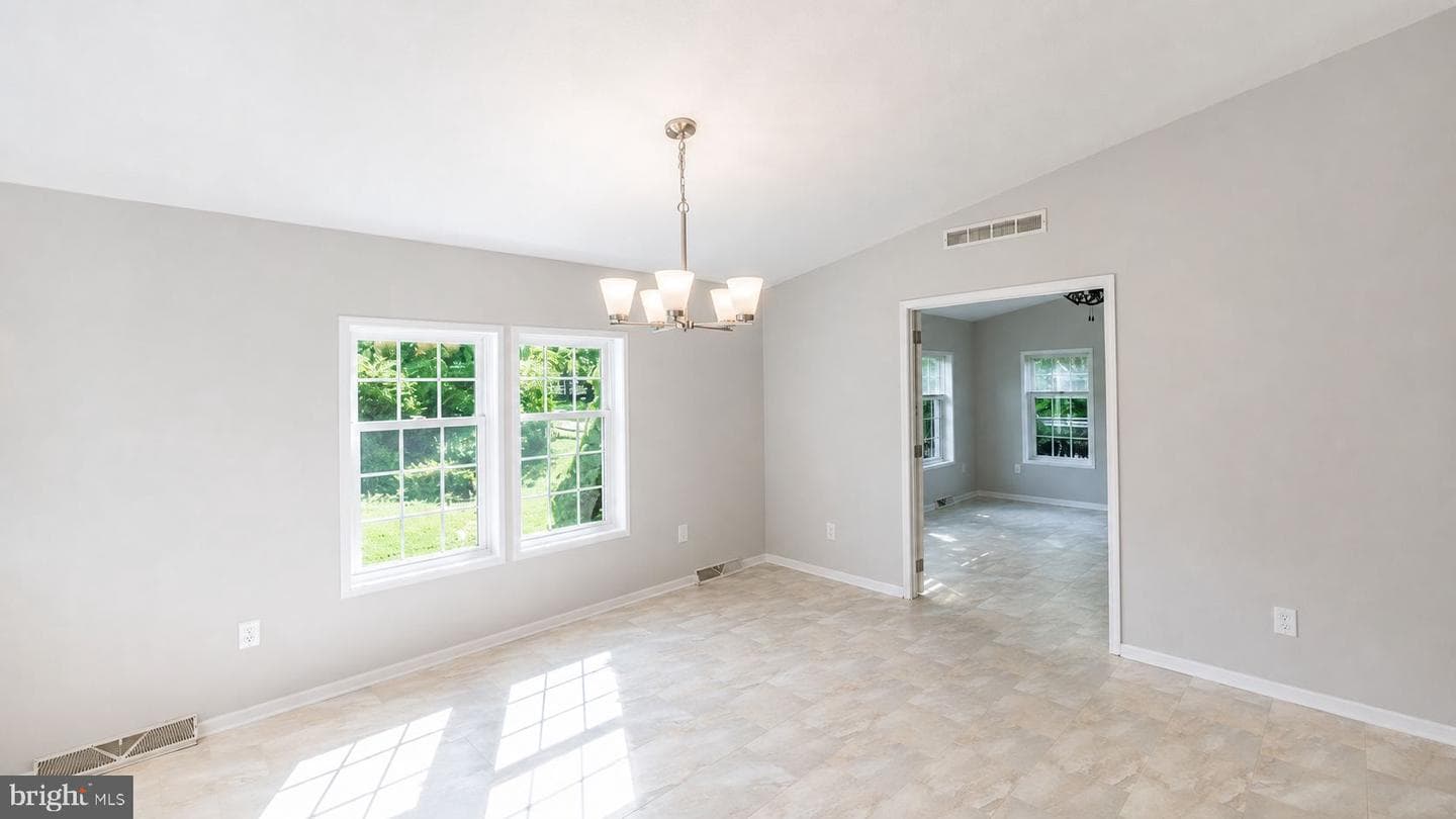 201 Village Way photo 27