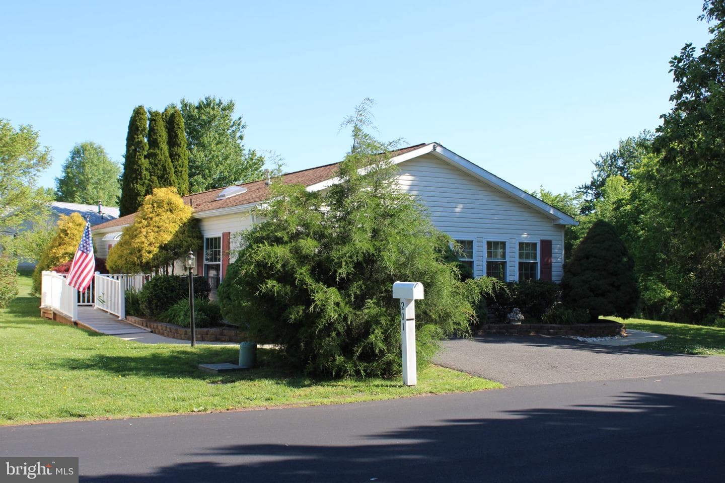 201 Village Way photo 5