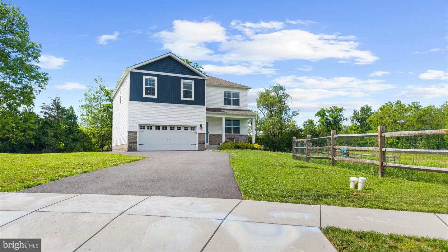120 Eleanor Court photo 3