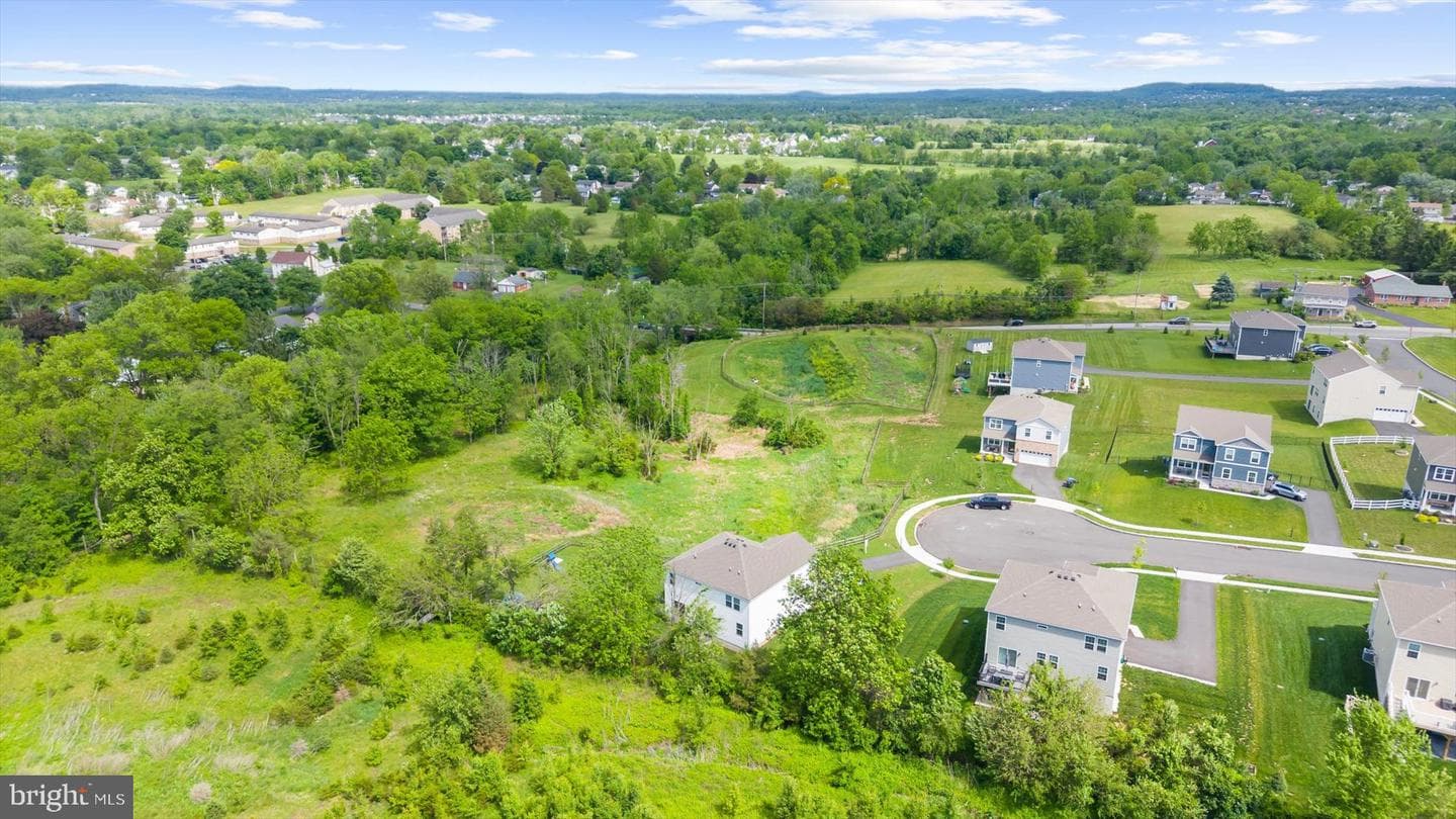 120 Eleanor Court photo 47