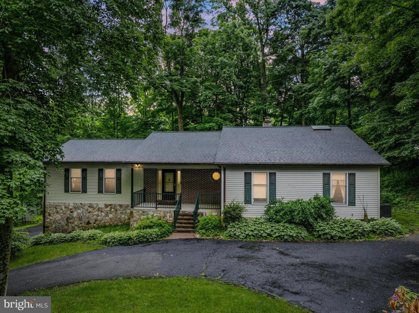 1928 Mimosa Lane photo 4
