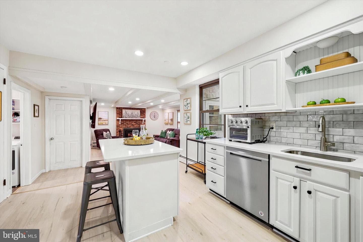 1421 Cathys Lane photo 7