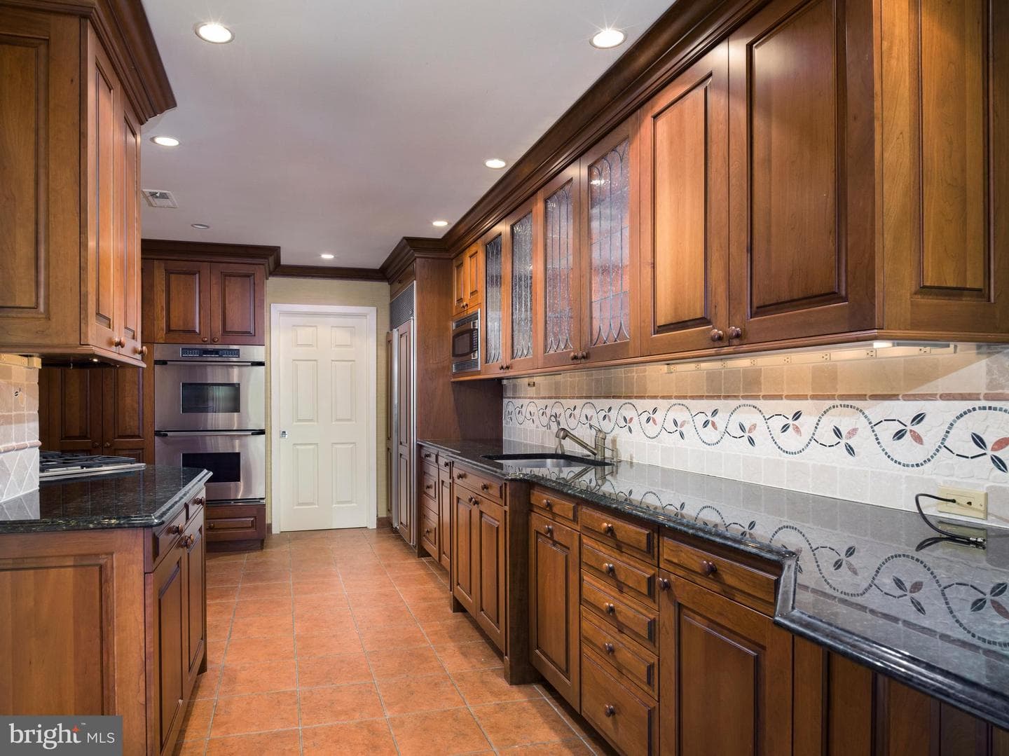 1270 Round Hill Road photo 17