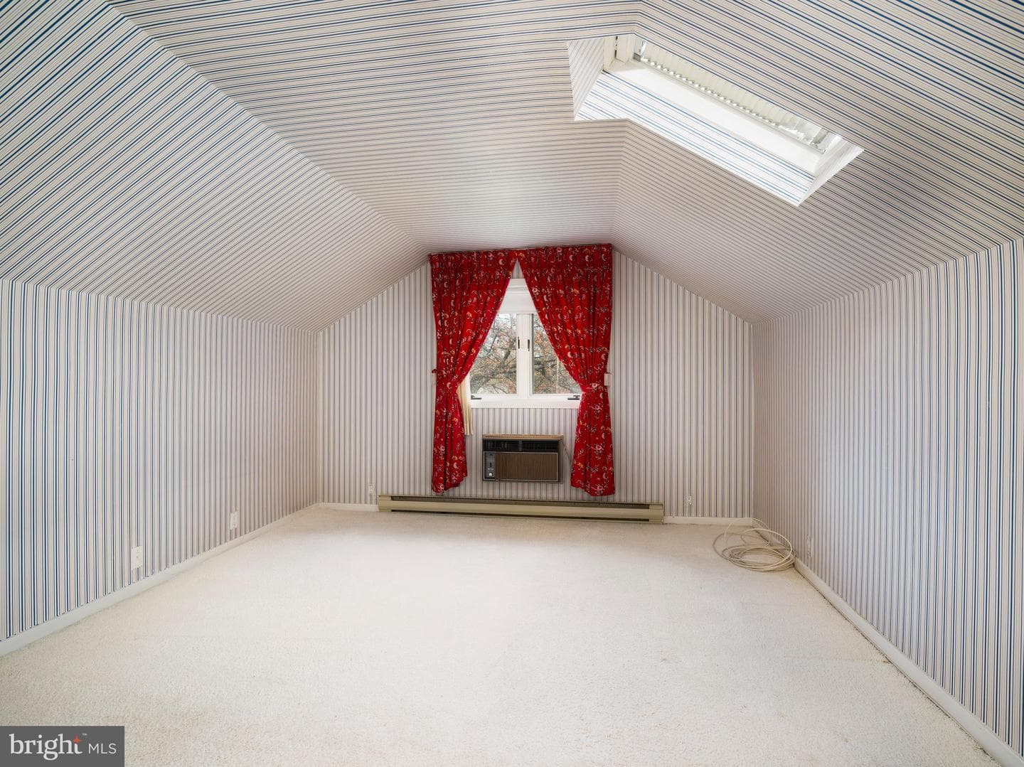 1270 Round Hill Road photo 32