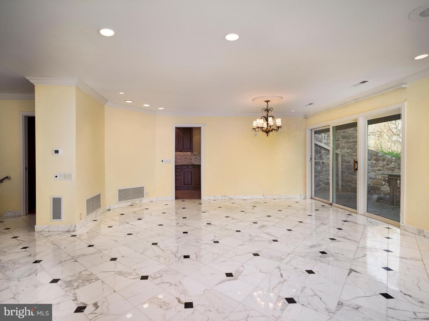 1270 Round Hill Road photo 9