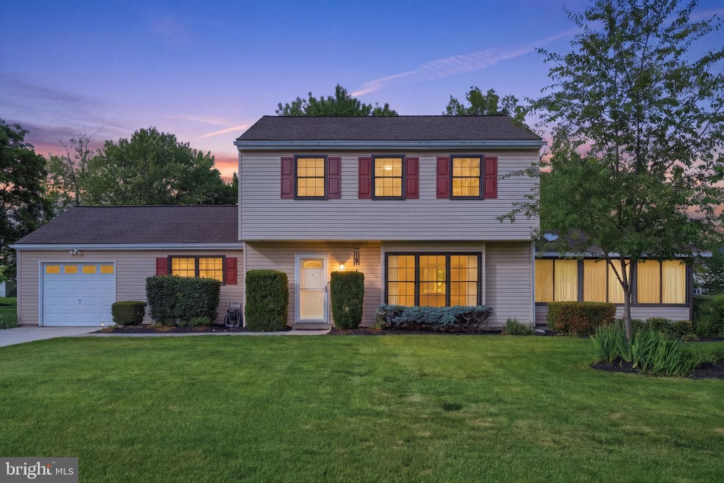 2049 Hawthorne Lane, Hatfield