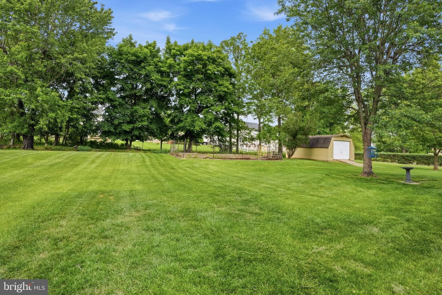 2049 Hawthorne Lane photo 28